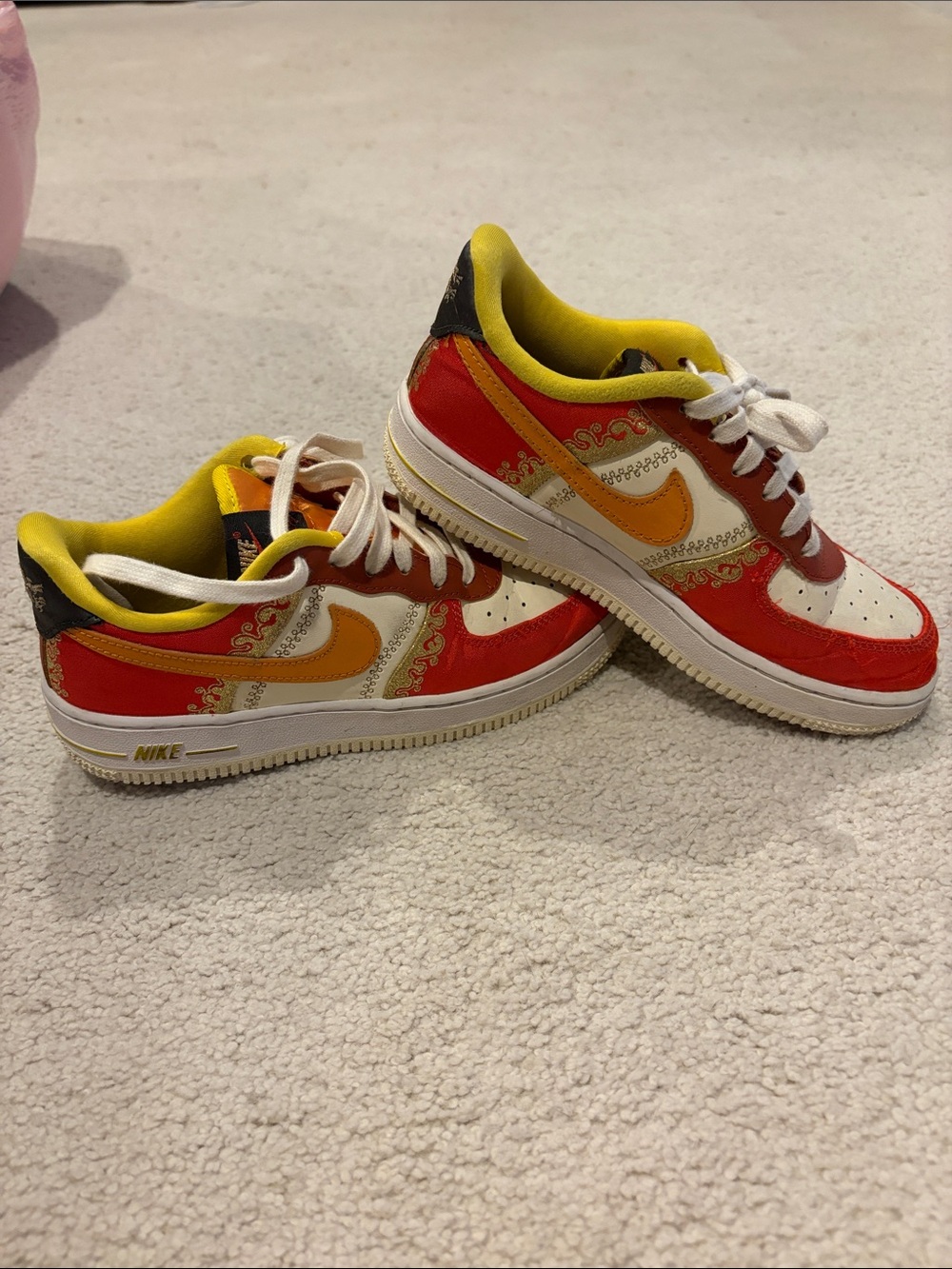 Nike Kids Low-Top Sneakers in Red, Yellow, White